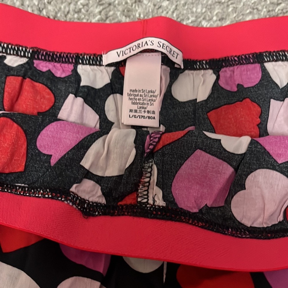 Victoria Secret large sleepshorts - Picture 2 of 2